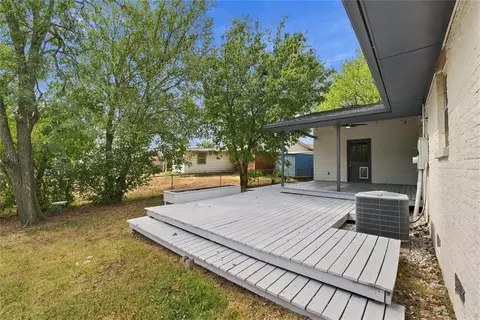 Exterior - 2000 S S Blvd, Edmond, OK 73013 photo 5 of 9