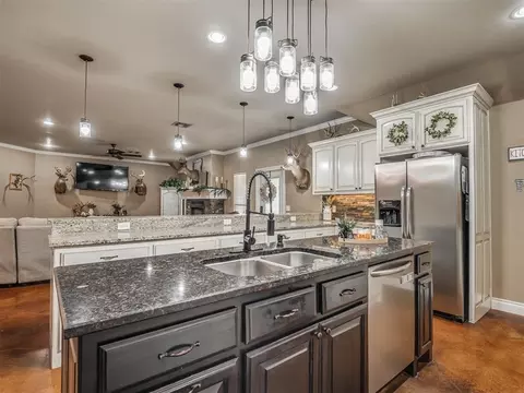 Kitchen - 30365 Buck Ln, Mcloud, OK 74851 photo 4 of 8