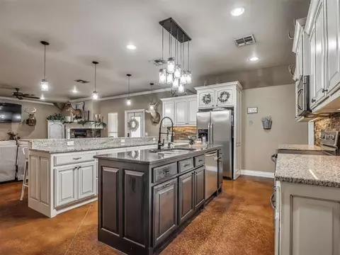 Kitchen - 30365 Buck Ln, Mcloud, OK 74851 photo 3 of 8