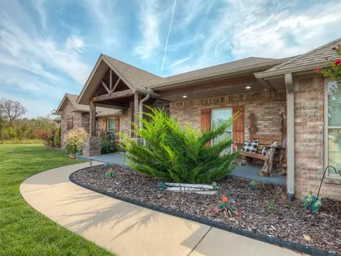 Exterior - 30365 Buck Ln, Mcloud, OK 74851 photo 4 of 15
