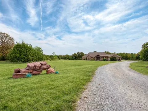 Exterior - 30365 Buck Ln, Mcloud, OK 74851 photo 3 of 15