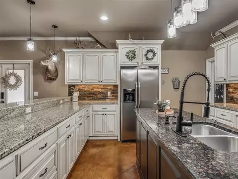 Kitchen - 30365 Buck Ln, Mcloud, OK 74851 photo 8 of 8
