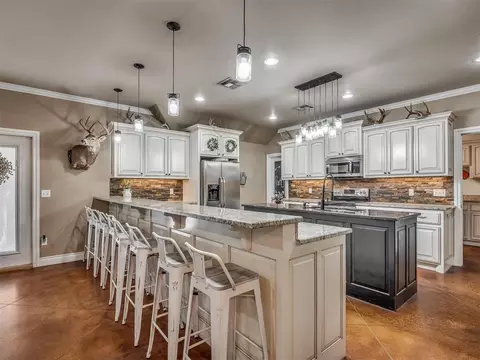 Kitchen - 30365 Buck Ln, Mcloud, OK 74851 photo 2 of 8