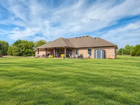 Exterior - 30365 Buck Ln, Mcloud, OK 74851 photo 13 of 15