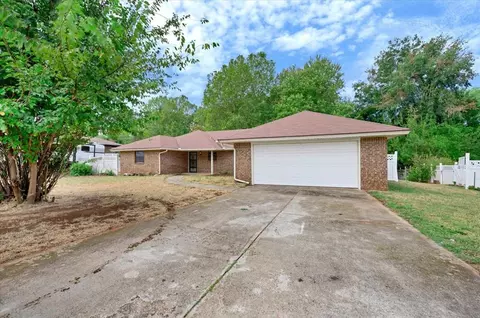 7813 Ambassador Rd, Oklahoma City, OK 73169