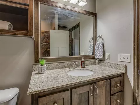 Bath - 909 SW 14th St, Moore, OK 73160 photo 6 of 7
