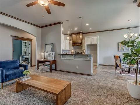 Living - 909 SW 14th St, Moore, OK 73160 photo 3 of 3