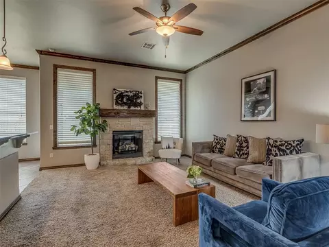Living - 909 SW 14th St, Moore, OK 73160 photo 1 of 3
