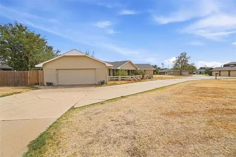Exterior - 2720 N Robin St, Altus, OK 73521 photo 1 of 6