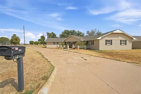 Other - 2720 N Robin St, Altus, OK 73521 photo 2 of 12