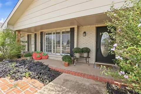 Exterior - 2720 N Robin St, Altus, OK 73521 photo 3 of 6