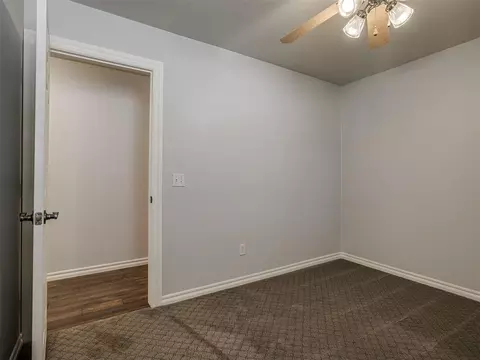 Bedroom - 11625 Hackney Ln, Yukon, OK 73099 photo 4 of 5