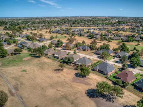 View/Area - 11625 Hackney Ln, Yukon, OK 73099 photo 7 of 9