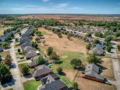 View/Area - 11625 Hackney Ln, Yukon, OK 73099 photo 8 of 9