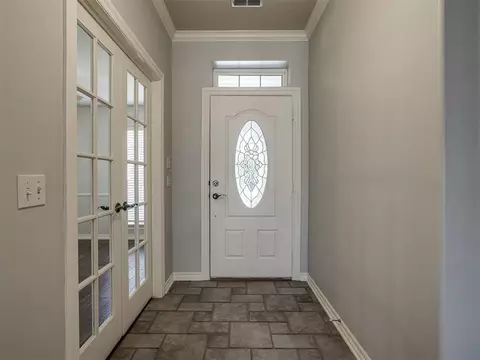 Entry Way - 11625 Hackney Ln, Yukon, OK 73099 photo 1 of 1