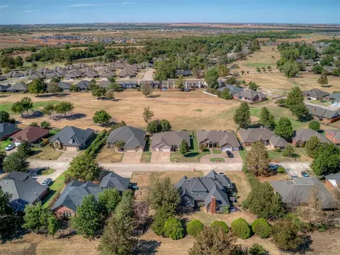 View/Area - 11625 Hackney Ln, Yukon, OK 73099 photo 5 of 9