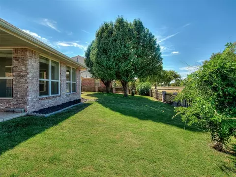 Exterior - 11625 Hackney Ln, Yukon, OK 73099 photo 7 of 7