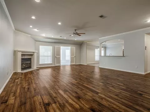 Living - 11625 Hackney Ln, Yukon, OK 73099 photo 1 of 7