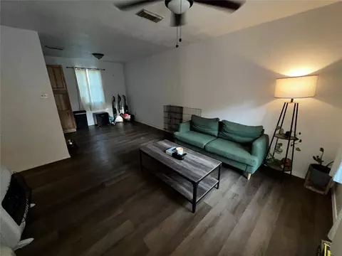 Living - 25 Antler Blvd, Mcloud, OK 74851 photo 1 of 2