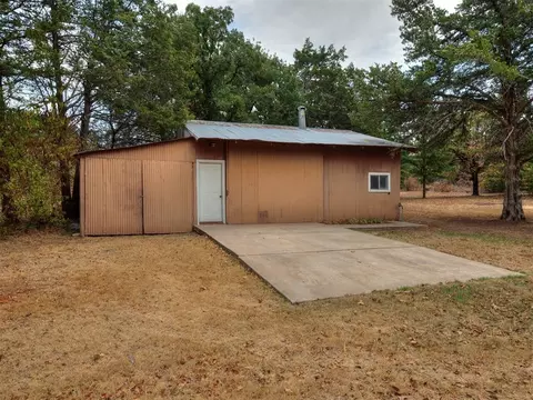 Exterior - 1025 E Triplett Rd, Guthrie, OK 73044 photo 6 of 7