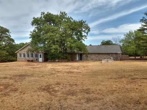 Exterior - 1025 E Triplett Rd, Guthrie, OK 73044 photo 5 of 7