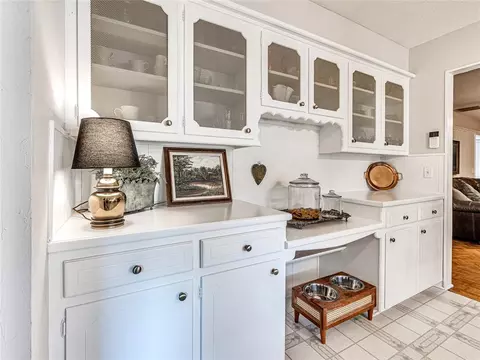 Kitchen - 624 E 26th St, Edmond, OK 73013 photo 2 of 6