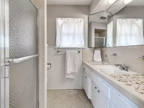 Bath - 624 E 26th St, Edmond, OK 73013 photo 1 of 4