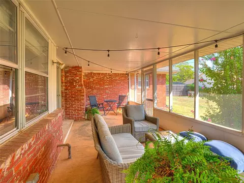 Exterior - 624 E 26th St, Edmond, OK 73013 photo 5 of 6