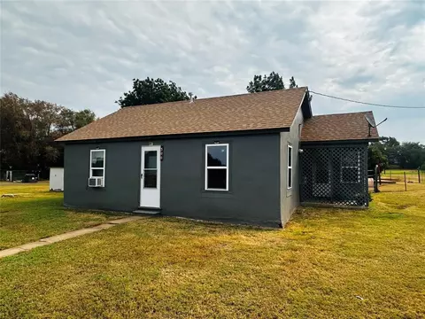 Exterior - 306 S 4th St, Hammon, OK 73650 photo 4 of 6