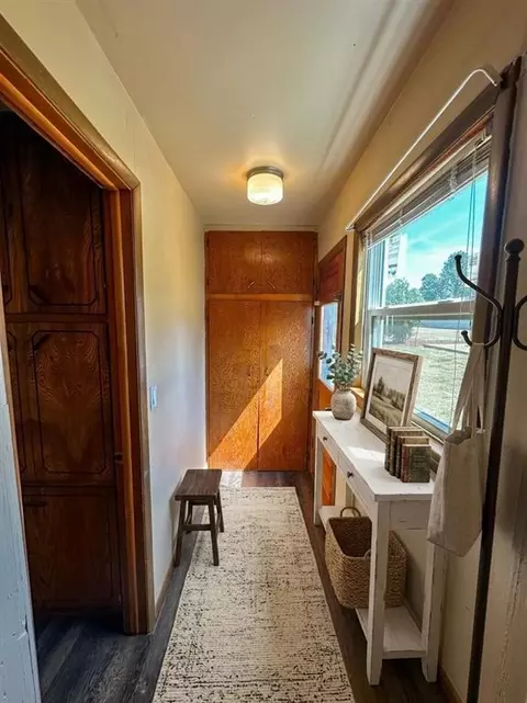 Entry Way - 306 S 4th St, Hammon, OK 73650 photo 2 of 2