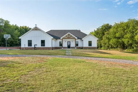 12524 E County Road 1540, Lindsay, OK 73052