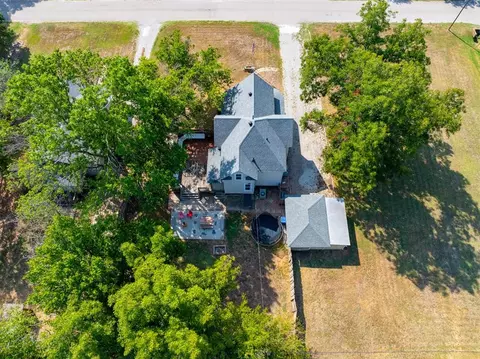 View/Area - 307 E Main St, Tecumseh, OK 74873 photo 5 of 7