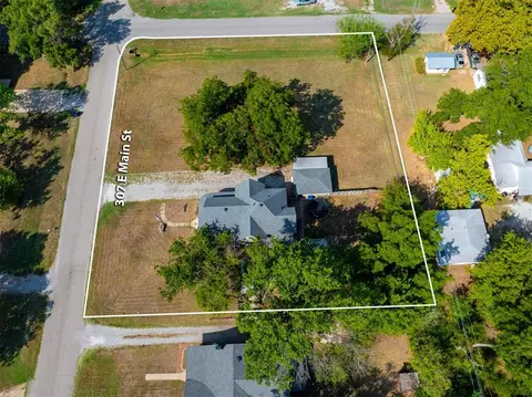 View/Area - 307 E Main St, Tecumseh, OK 74873 photo 6 of 7