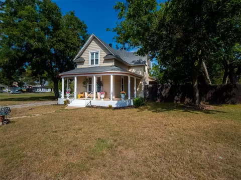 Exterior - 307 E Main St, Tecumseh, OK 74873 photo 7 of 7