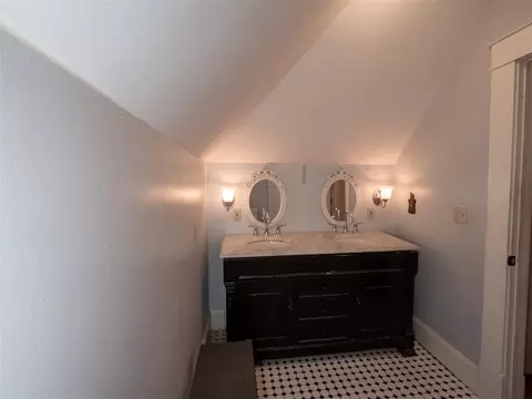 Bath - 307 E Main St, Tecumseh, OK 74873 photo 6 of 6