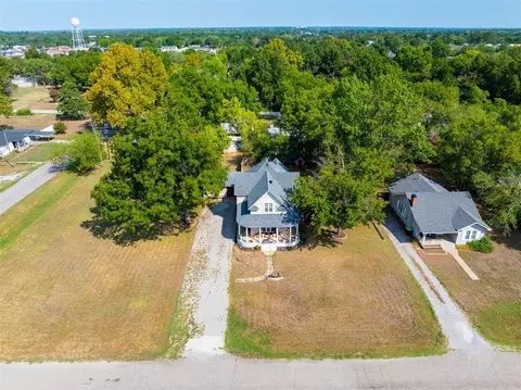 View/Area - 307 E Main St, Tecumseh, OK 74873 photo 1 of 7