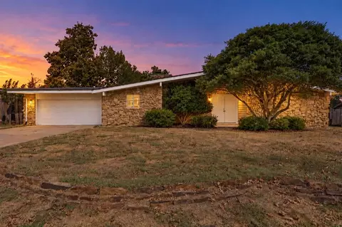 3709 NW 68th St, Oklahoma City, OK 73116