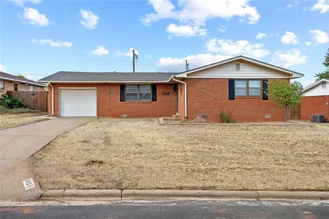 1015 E Kee St, Weatherford, OK 73096