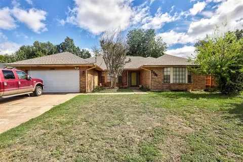 2904 Woodcreek Rd, Midwest City, OK 73110