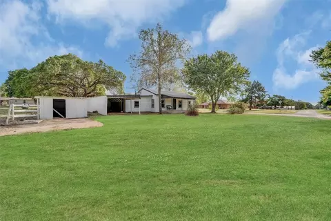 Exterior - 401 W 1st St, Erick, OK 73645 photo 3 of 9