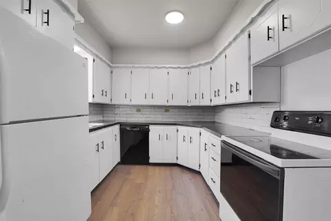Kitchen - 401 W 1st St, Erick, OK 73645 photo 2 of 2