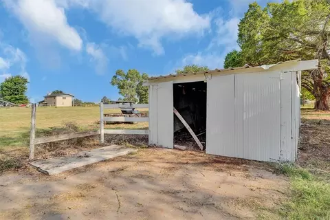 Other - 401 W 1st St, Erick, OK 73645 photo 3 of 11