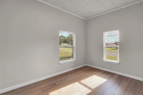Bedroom - 401 W 1st St, Erick, OK 73645 photo 2 of 2