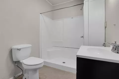 Bath - 401 W 1st St, Erick, OK 73645 photo 1 of 2