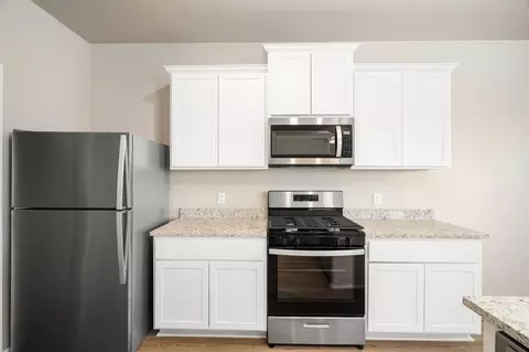 Kitchen - 711 Sunny St, Tuttle, OK 73089 photo 1 of 3