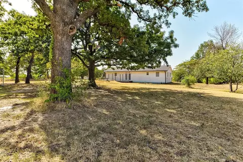 Exterior - 333212 E 1070 Rd, Mcloud, OK 74851 photo 6 of 7