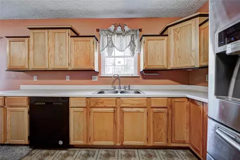 Kitchen - 333212 E 1070 Rd, Mcloud, OK 74851 photo 3 of 3
