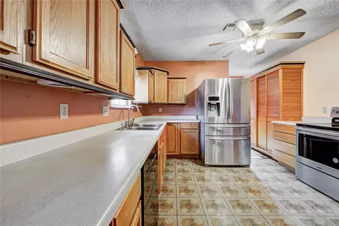 Kitchen - 333212 E 1070 Rd, Mcloud, OK 74851 photo 1 of 3