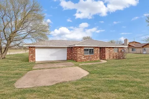 105 NW Boundry Rd, Erick, OK 73645 photo 2