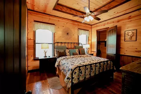Bedroom - 12 Pine Bluff Rd, Broken Bow, OK 74728 photo 4 of 10